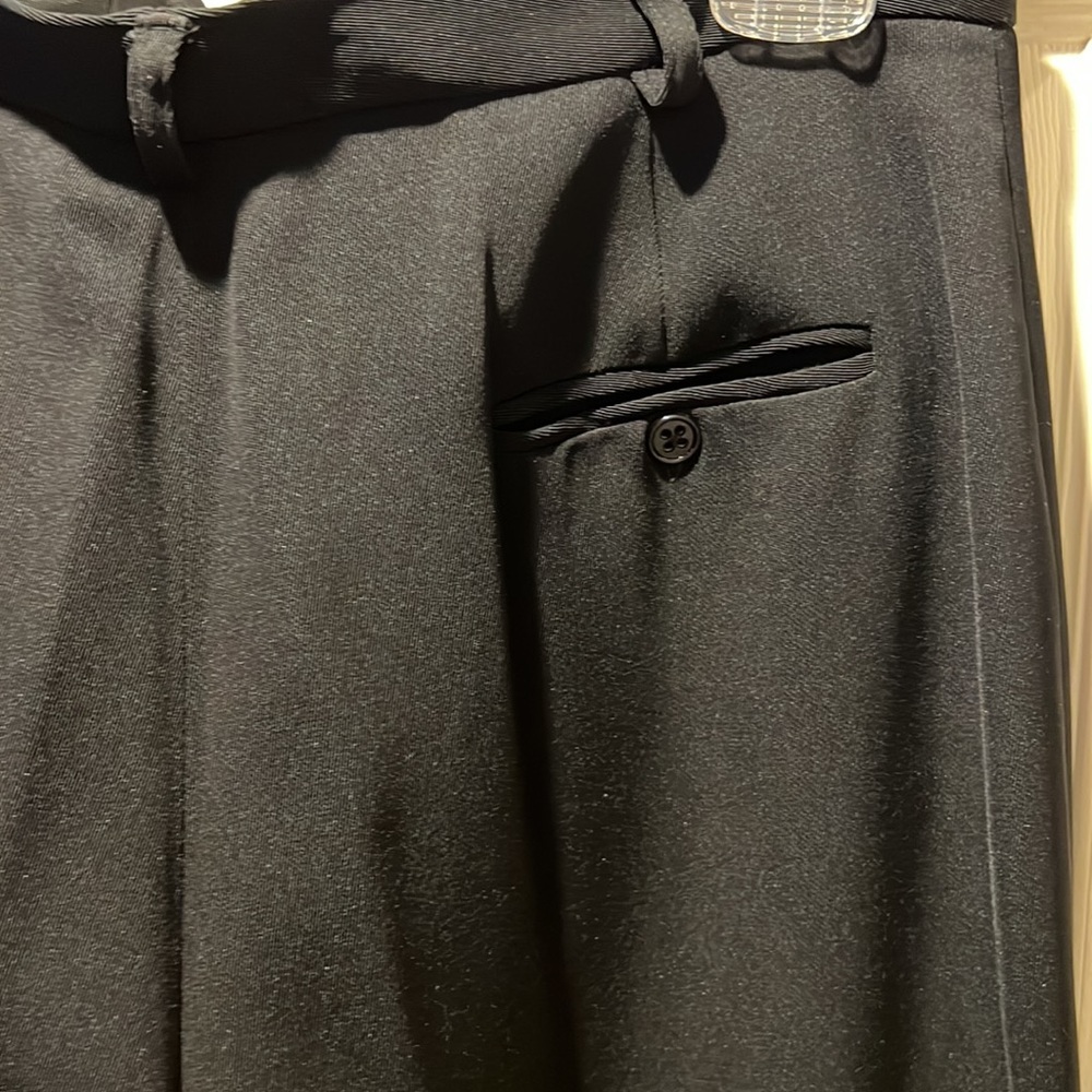 Beautiful Classic Women’s Lauren by Ralph Lauren Suit - Picture 8 of 8